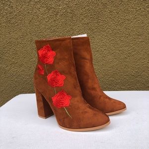 NEW PUBLIC DESIRE BROWN BOOTIES SZ 37